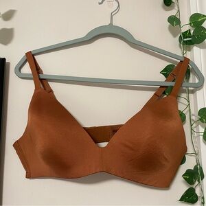 NWOT Skims T shirt bra